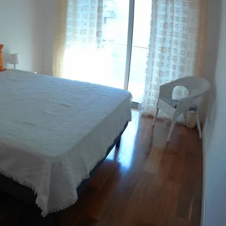 Rent this 2 bed apartment on São Martinho do Porto in Travessa 25 de Maio, 2460-873 São Martinho do Porto