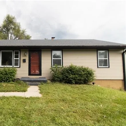 Buy this 3 bed house on 3203 Mark Twain Drive in St. Joseph, MO 64501