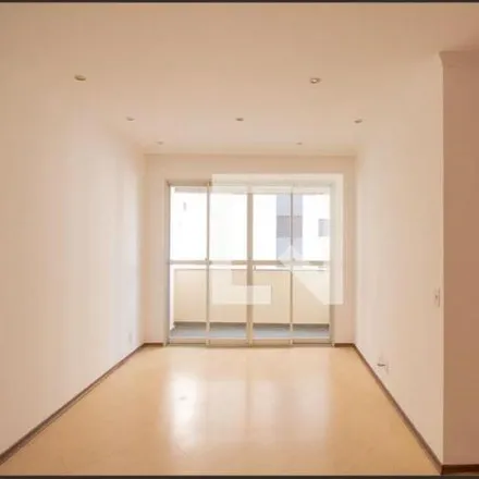 Rent this 3 bed apartment on area de apartamento com estacionamento. in Rua Jaci, Chácara Inglesa