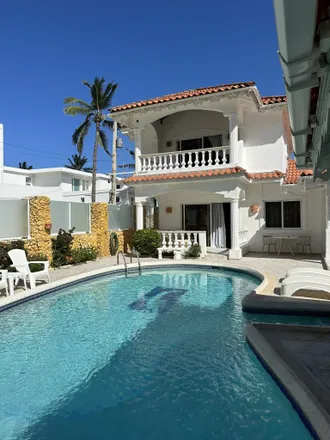 Image 2 - Luxury Villas $ 699 - House for sale
