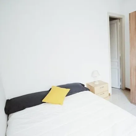 Rent this 3 bed room on Passeig de Sant Joan in 165, 08001 Barcelona