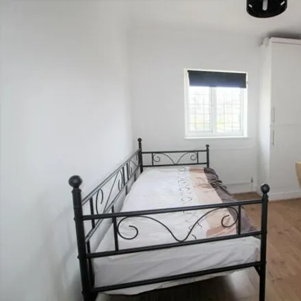 Image 5 - 141 Percival Road, London, EN1 1QT, United Kingdom - Apartment for rent