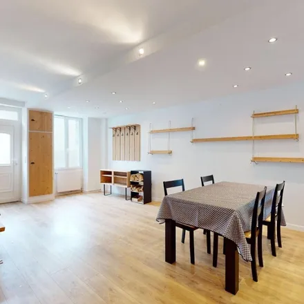 Rent this 4 bed apartment on Lavoir in Rue du Trou Mahet, 91160 Champlan