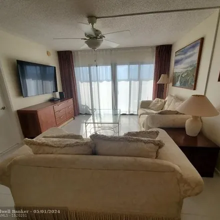 Image 1 - 1441 North Riverside Drive, Country Club Isles, Pompano Beach, FL 33062, USA - Apartment for rent