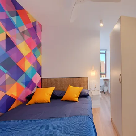 Rent this 1 bed room on Carrer de Rocafort in 219, 08029 Barcelona