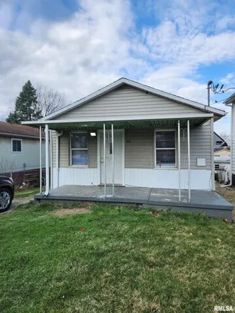 Buy this 2 bed house on 4159 North Boulevard Avenue in Peoria, IL 61616