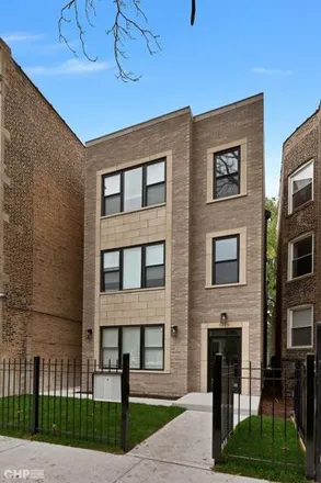 Buy this 9 bed house on 5019 South Indiana Avenue in Chicago, IL 60653