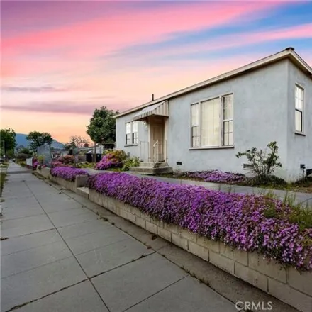 Buy this 2 bed house on Alley s/o Chandler Boulevard in Burbank, CA 91505