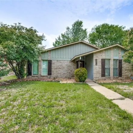 Image 2 - 5733 Valley Mills Drive, Garland, TX 75043, USA - House for sale