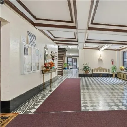 Image 2 - Barnes Building, 2922 Barnes Avenue, New York, NY 10467, USA - Apartment for sale