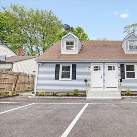 Rent this 3 bed house on 54 Morris Street in Glenbrook, Stamford
