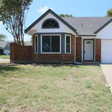 Rent this 3 bed house on 789 Greenleaf Drive in Arlington, TX 76017