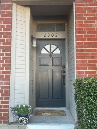 Buy this 2 bed condo on 4706 El Campo Avenue in Fort Worth, TX 76107