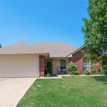 Buy this 3 bed house on 918 Herby del Trail in Tarrant County, TX 76020
