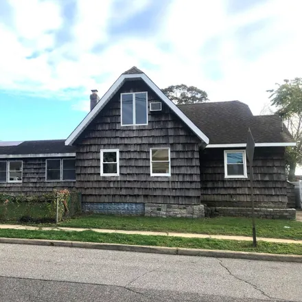 Buy this 5 bed house on 515 Southside Avenue in Village of Freeport, NY 11520