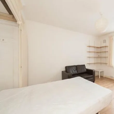 Image 9 - Gilling Court, Belsize Grove, London, NW3 4XD, United Kingdom - Loft for rent