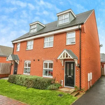 Buy this 3 bed duplex on Glastonbury Close in West Bridgford, NG12 4HQ