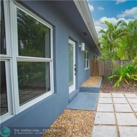 Rent this 1 bed house on 524 Northwest 16th Street in Middle River Vista, Fort Lauderdale