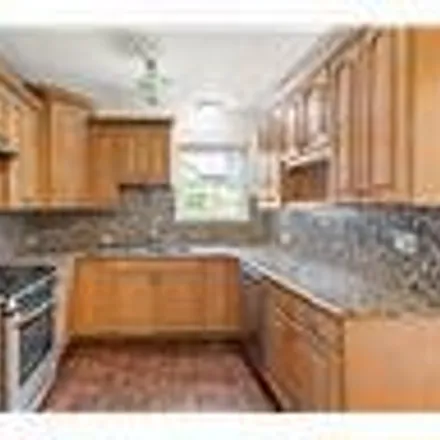 Image 9 - 310 Chatterton Parkway, City of White Plains, NY 10530, USA - House for sale