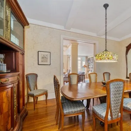 Image 6 - 122 East 82nd Street, New York, NY 10028, USA - Apartment for sale