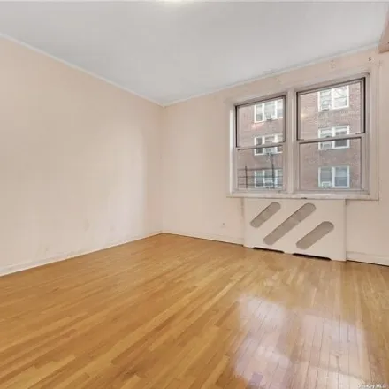 Image 5 - 99-02 63rd Drive, New York, NY 11374, USA - Apartment for sale