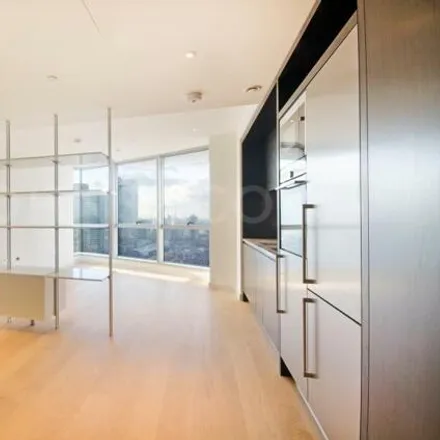 Image 5 - Charrington Tower, 11 Biscayne Avenue, London, E14 9BQ, United Kingdom - Loft for sale