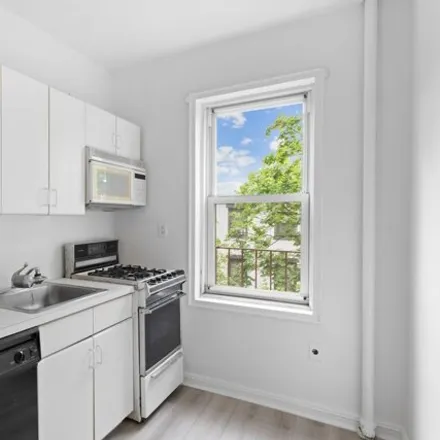 Image 4 - 25 Plaza Street West, New York, NY 11217, USA - Apartment for sale