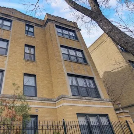 Buy this 2 bed condo on 4936-4938 North Winthrop Avenue in Chicago, IL 60640