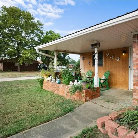 Image 2 - 1232 Meadowbrook Lane, Prague, Prague, OK 74864, USA - House for sale