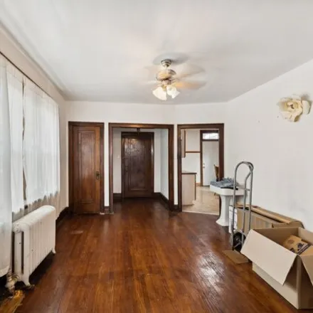 Image 3 - 4336 West Kamerling Avenue, Chicago, IL 60651, USA - House for sale