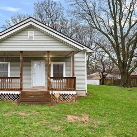 Buy this 2 bed house on 2640 West Lynn Street in Springfield, MO 65802
