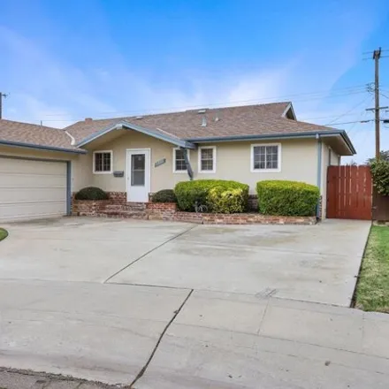 Buy this 3 bed house on 1701 West Walnut Street in Lodi, CA 95242