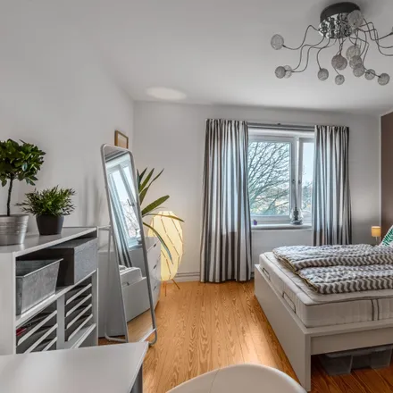 Rent this 1 bed apartment on Schlicksweg 12 in 22307 Hamburg, Germany