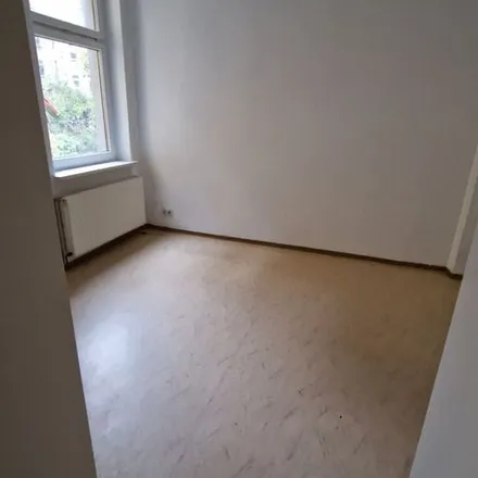 Rent this 4 bed apartment on Jacobstraße 2 in 06110 Halle (Saale), Germany