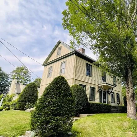 Buy this 8 bed house on 15 Locke Street in Kennebunkport, York County