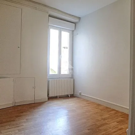 Rent this 3 bed apartment on 14 Rue du Mail in 49100 Angers, France