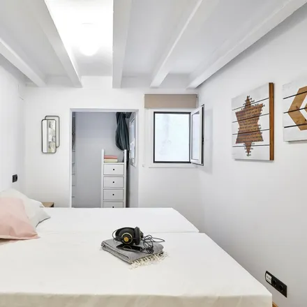 Rent this 2 bed apartment on Passatge de Planell in 14, 08001 Barcelona