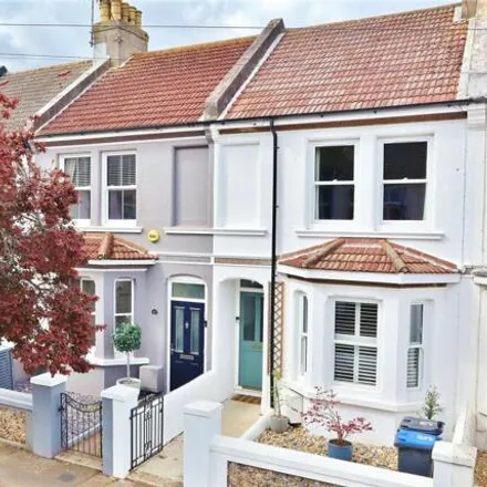 Buy this 2 bed townhouse on Queen Street in Worthing, BN14 7DZ