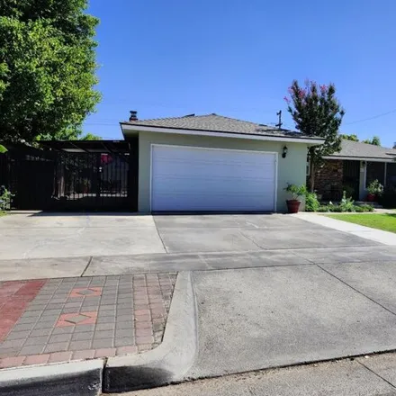 Image 2 - 4416 E Holland Ave, Fresno, California, 93726 - House for sale