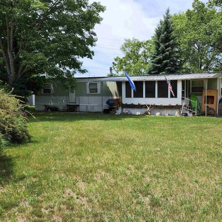 Rent this 2 bed house on Crescent St in Traverse City, MI