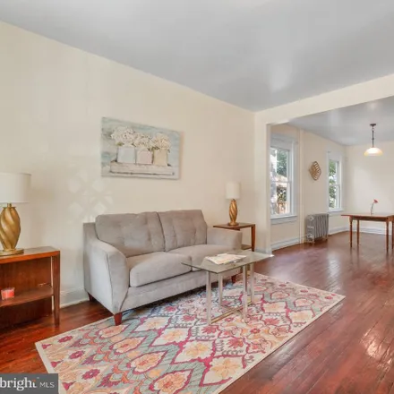 Image 4 - 4707 Alhambra Avenue, Baltimore, MD 21212, USA - House for sale