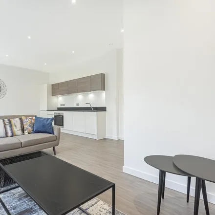 Rent this 1 bed apartment on Breckon & Breckon in 109 London Road, Oxford