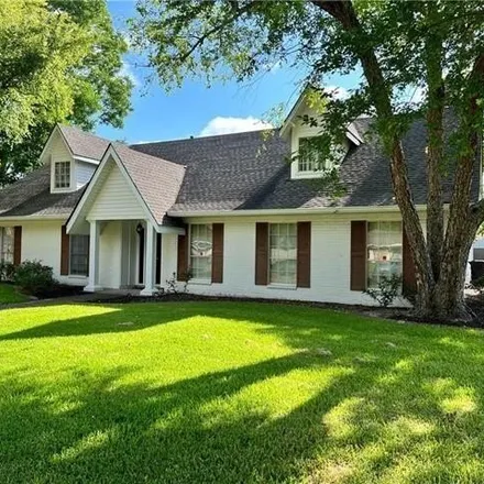 Buy this 5 bed house on Cottonwood in Alexandria, LA 71301