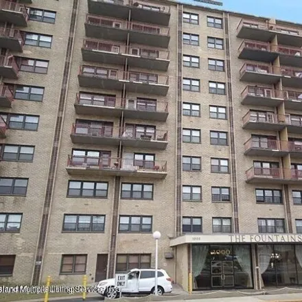 Buy this studio apartment on 1000 Clove Road in New York, NY 10301