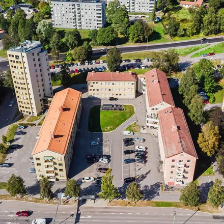 Rent this 6 bed apartment on Balder 5 in Baldersvägen, 852 34 Sundsvalls Gustav Adolf District