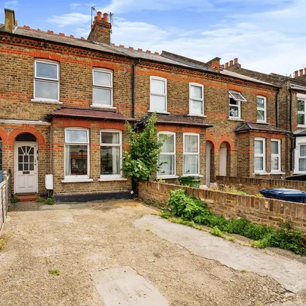 Rent this 5 bed townhouse on 39 Northfield Avenue in London, W13 9QP