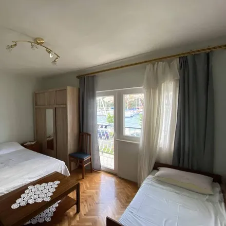 Rent this 3 bed house on 21222 Općina Marina