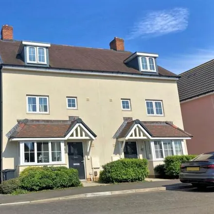 Buy this 4 bed townhouse on 95 Barley Fields in Thornbury, BS35 1AQ