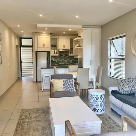 Image 5 - 238 Bryanston Drive, Johannesburg Ward 103, Sandton, 1617, South Africa - Apartment for rent