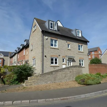 Rent this 4 bed townhouse on Strouds Close in Swindon, SN3 1EF